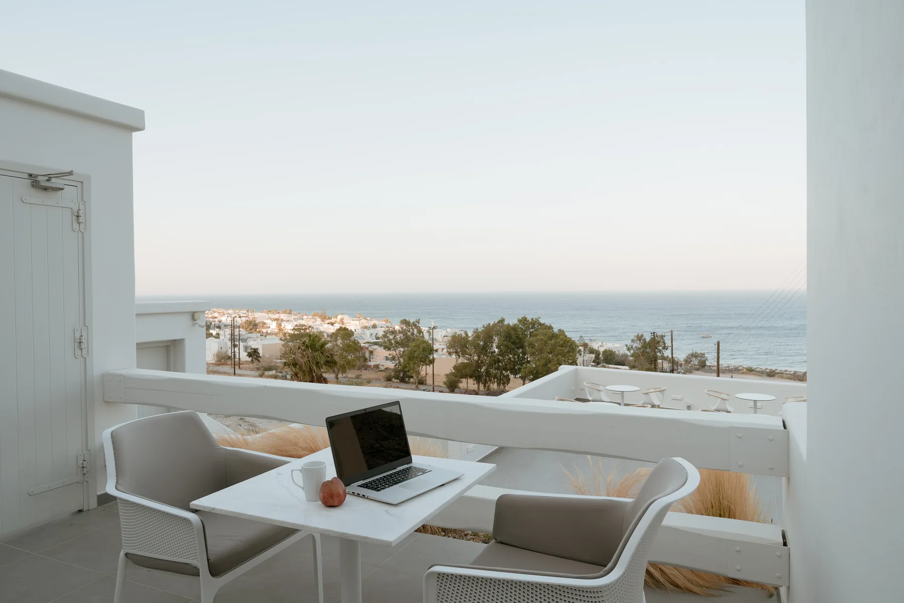 Mon Signor business center and guest workspace